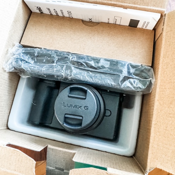 Panasonic LUMIX G100 4k Mirrorless Camera for Photo and Video, with 12-32mm Lens - Picture 3 of 10